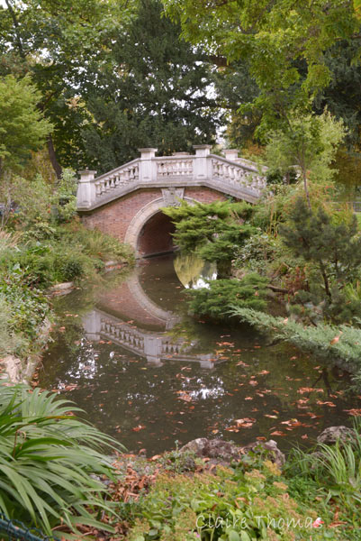 Paris Parc Monceau bridge